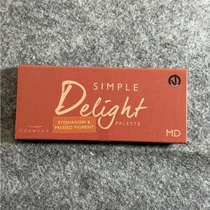 Simple Delight Eyeshadow Palette - Red and Gold